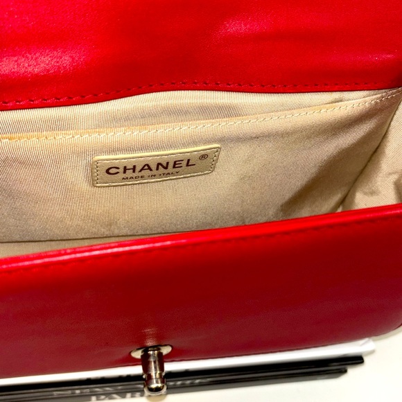 EUC RED Chanel BOY BAG! - Picture 3 of 13